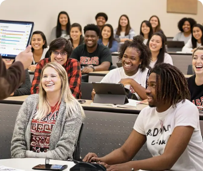 Interactive lecture hall with students using Slidea